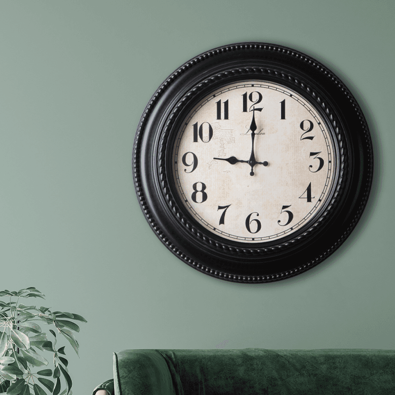 Black simple style wall decor clock